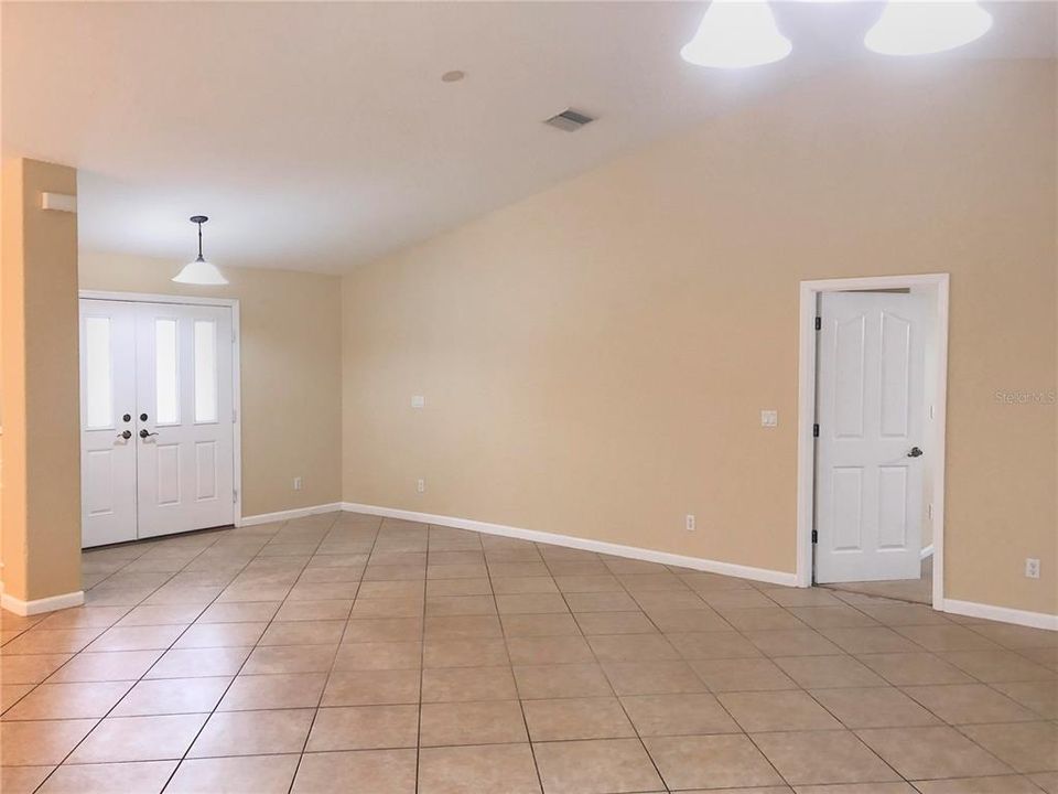 В аренду: $1,995 (4 спален, 2 ванн, 2262 Квадратных фут)