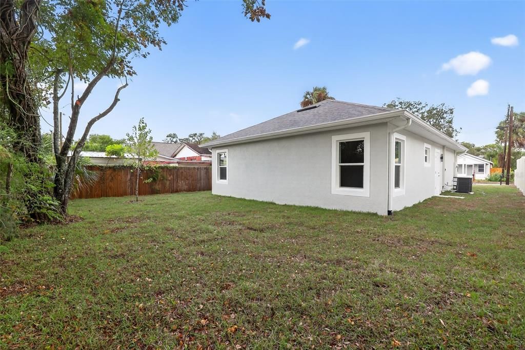 For Rent: $2,299 (3 beds, 2 baths, 1350 Square Feet)