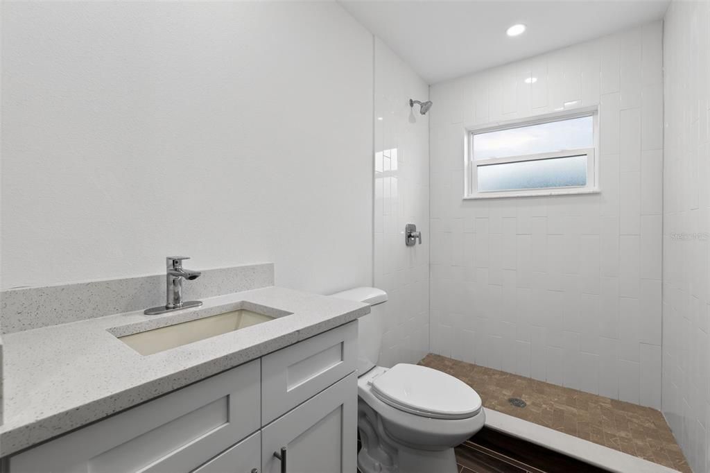 For Rent: $2,299 (3 beds, 2 baths, 1350 Square Feet)