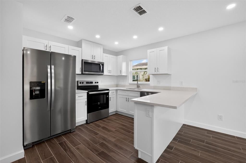 For Rent: $2,299 (3 beds, 2 baths, 1350 Square Feet)