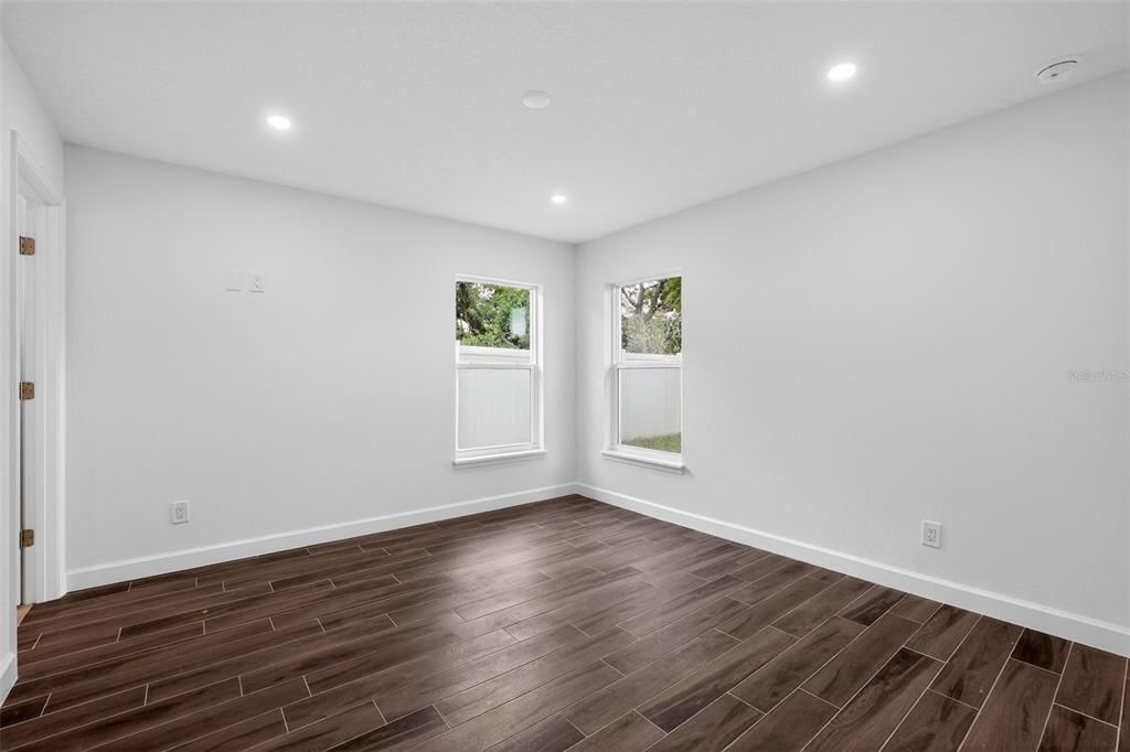 For Rent: $2,299 (3 beds, 2 baths, 1350 Square Feet)