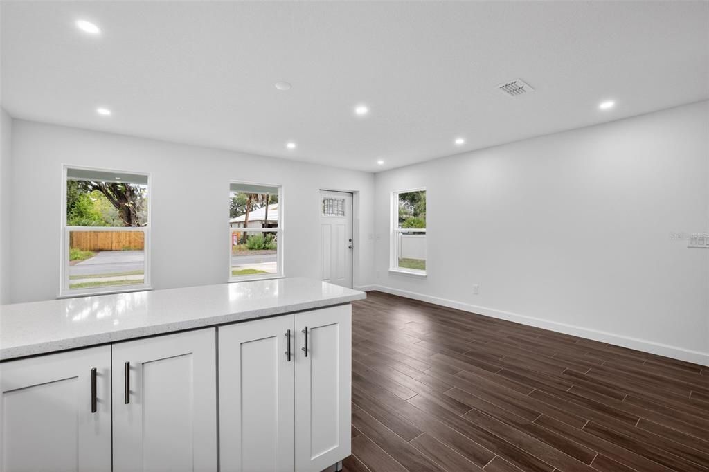 For Rent: $2,299 (3 beds, 2 baths, 1350 Square Feet)