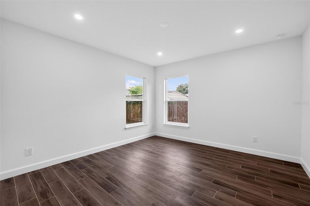 For Rent: $2,299 (3 beds, 2 baths, 1350 Square Feet)