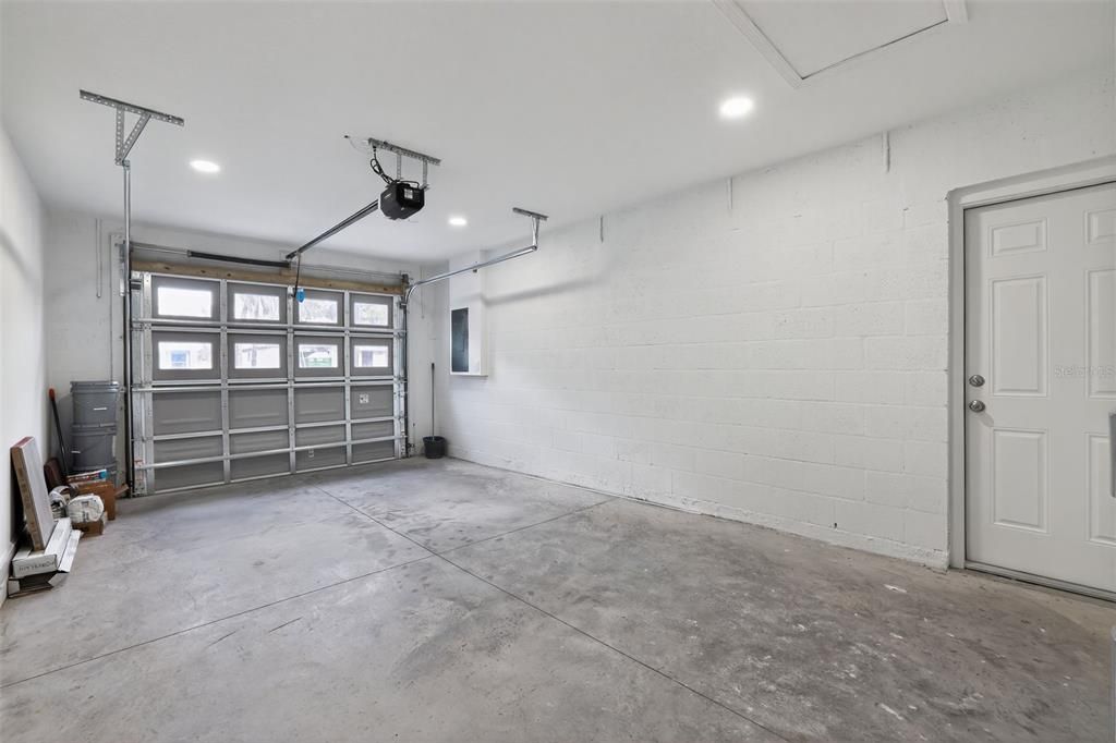 For Rent: $2,299 (3 beds, 2 baths, 1350 Square Feet)