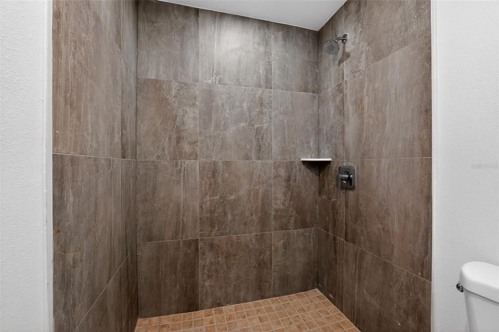 For Rent: $2,299 (3 beds, 2 baths, 1350 Square Feet)