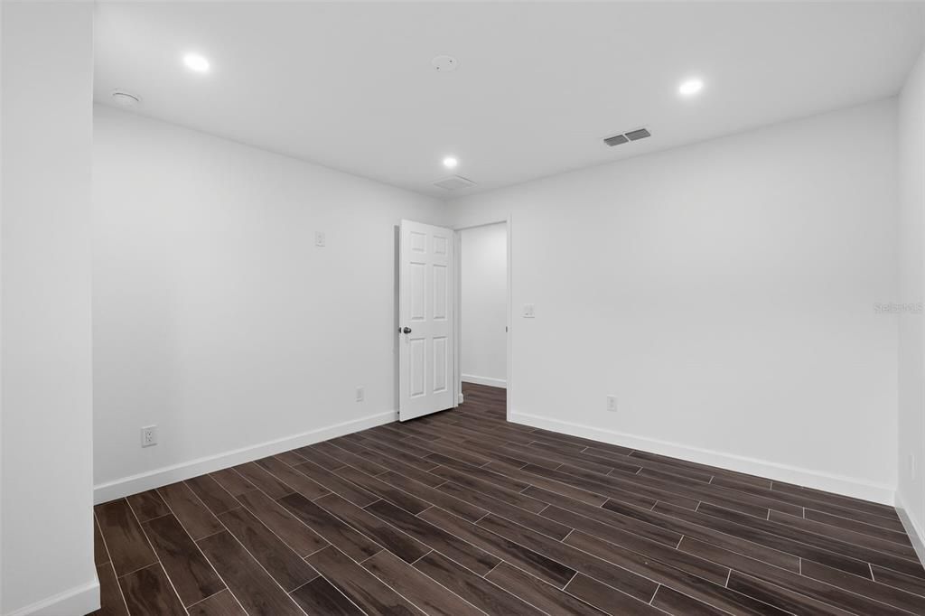 For Rent: $2,299 (3 beds, 2 baths, 1350 Square Feet)