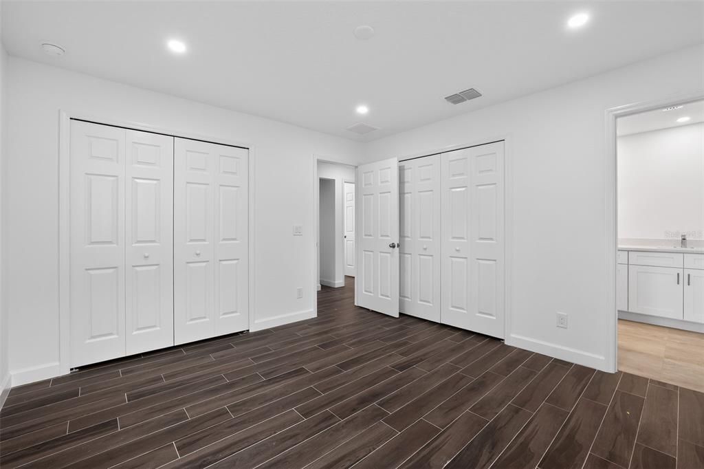 For Rent: $2,299 (3 beds, 2 baths, 1350 Square Feet)