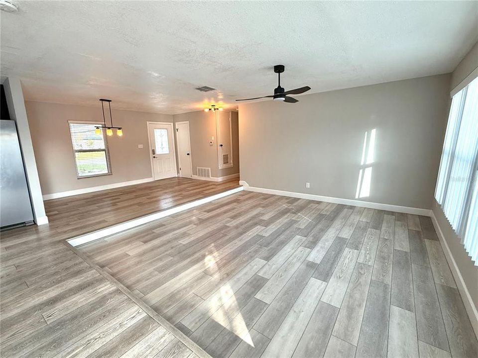 出租: $2,299 (4 贝兹, 2 浴室, 1525 平方英尺)