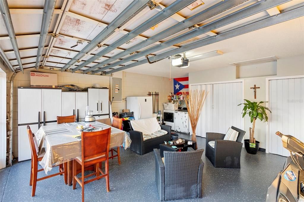 For Sale: $249,900 (3 beds, 2 baths, 1129 Square Feet)