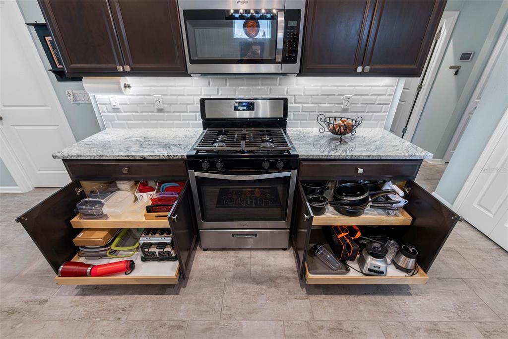 For Sale: $374,900 (4 beds, 2 baths, 1633 Square Feet)