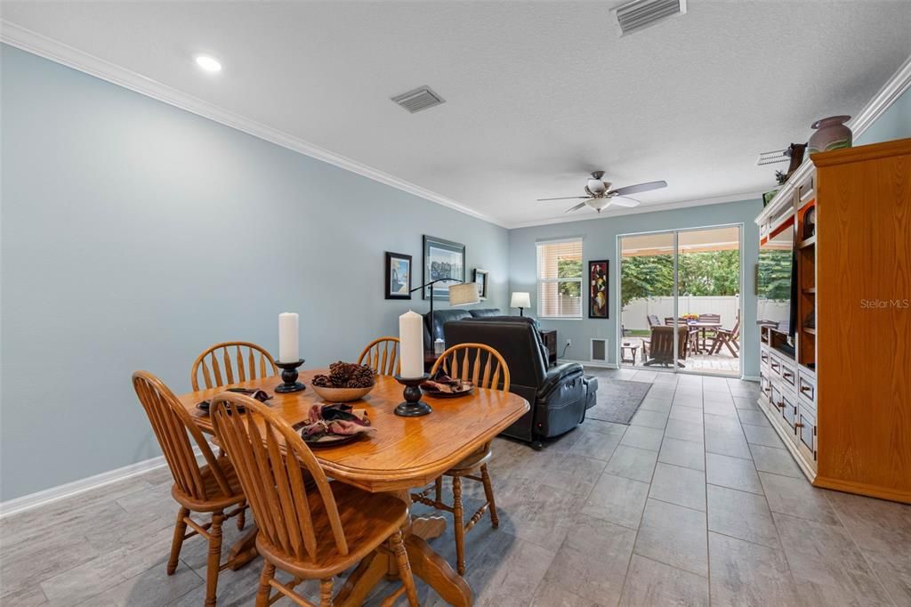 For Sale: $374,900 (4 beds, 2 baths, 1633 Square Feet)