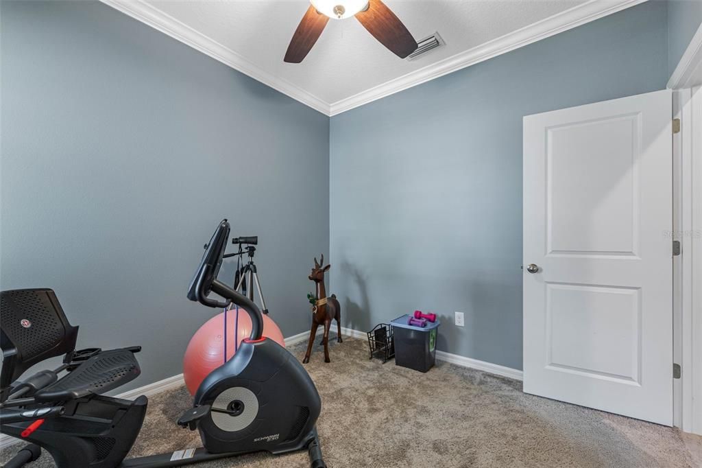 For Sale: $374,900 (4 beds, 2 baths, 1633 Square Feet)