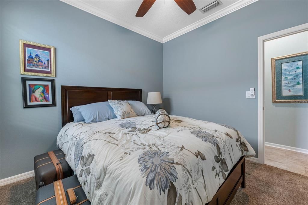 For Sale: $374,900 (4 beds, 2 baths, 1633 Square Feet)