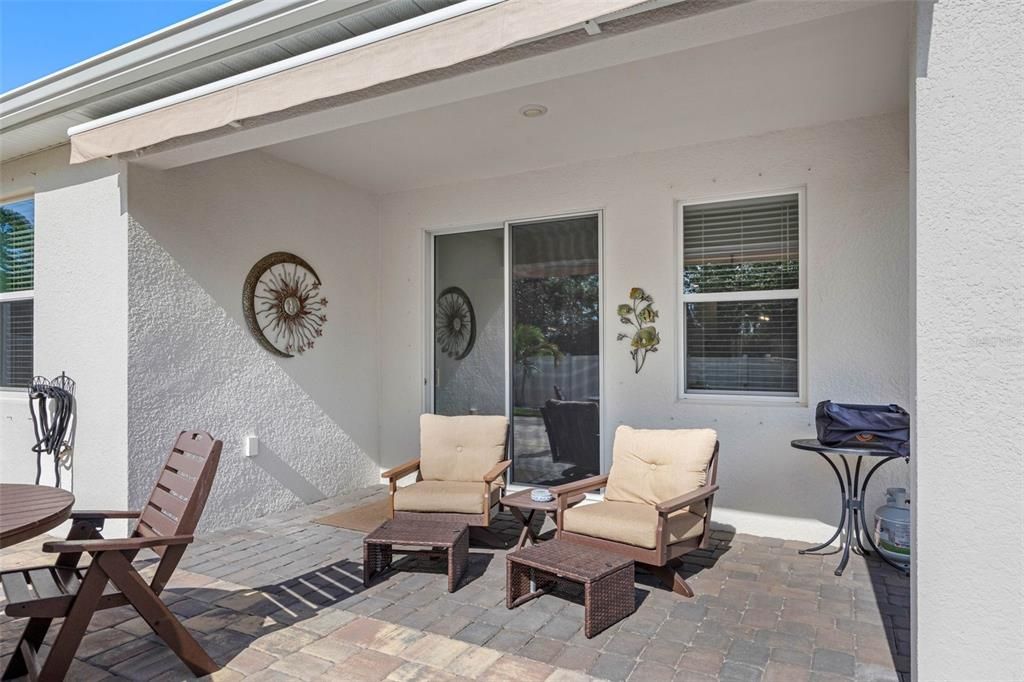 For Sale: $374,900 (4 beds, 2 baths, 1633 Square Feet)