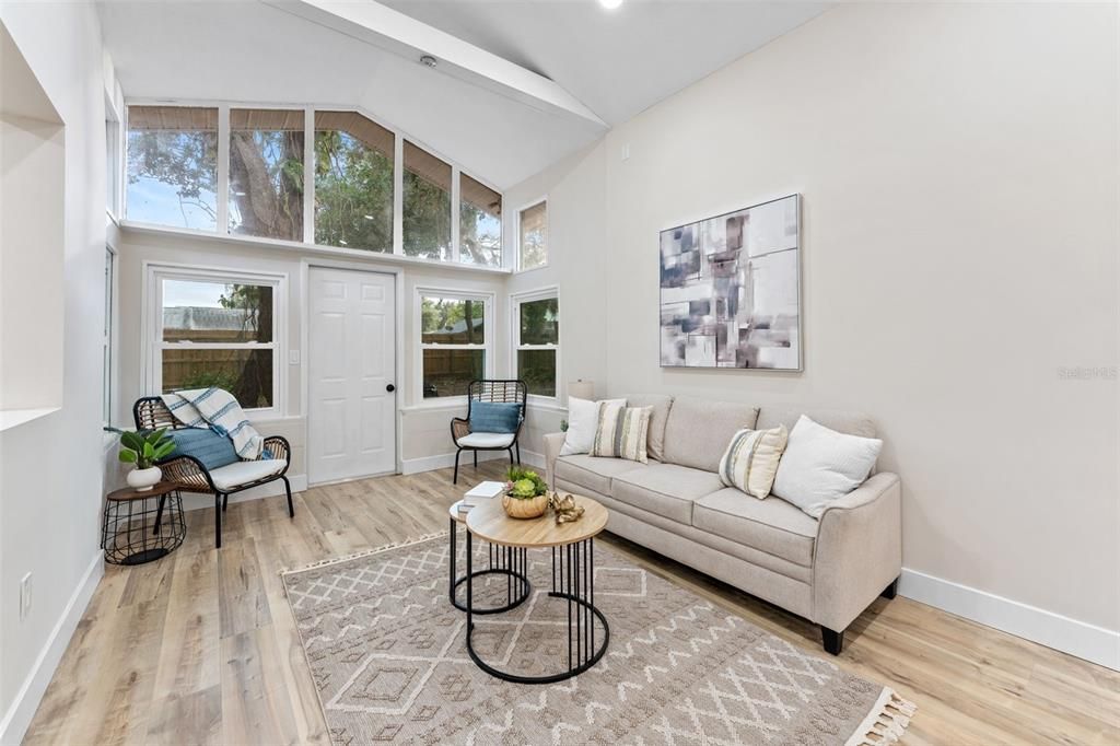 For Sale: $569,000 (3 beds, 3 baths, 1834 Square Feet)