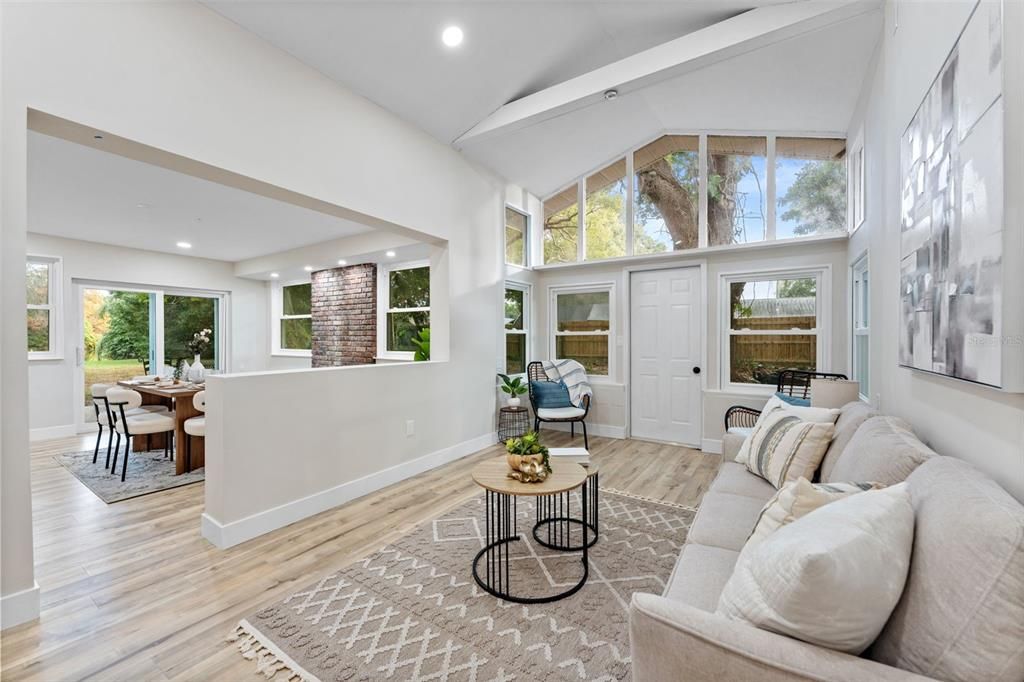 For Sale: $569,000 (3 beds, 3 baths, 1834 Square Feet)