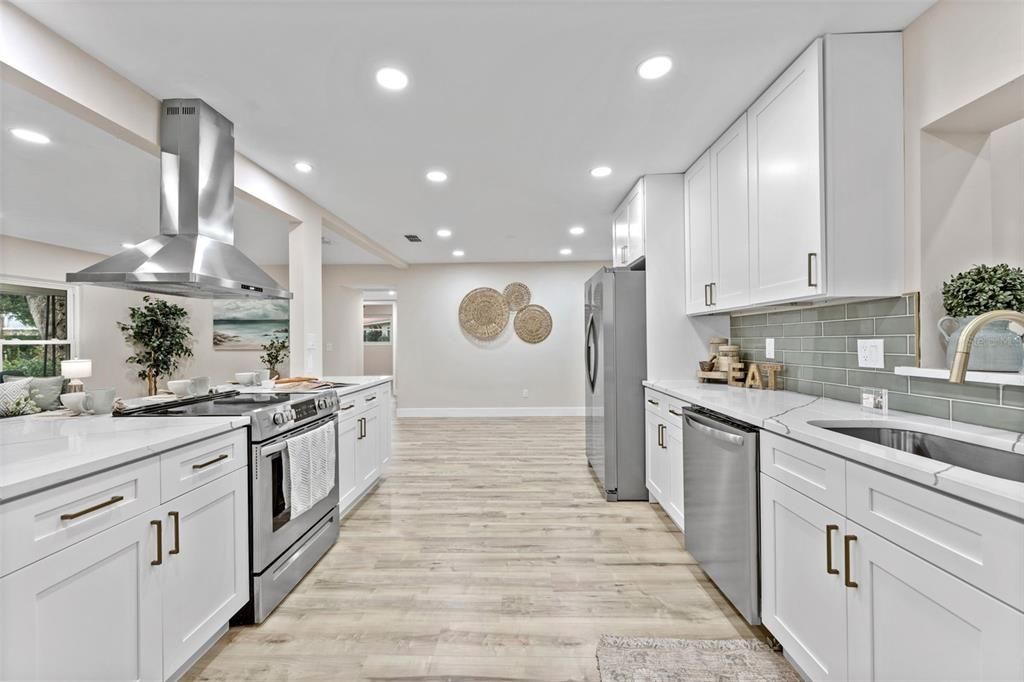 For Sale: $569,000 (3 beds, 3 baths, 1834 Square Feet)