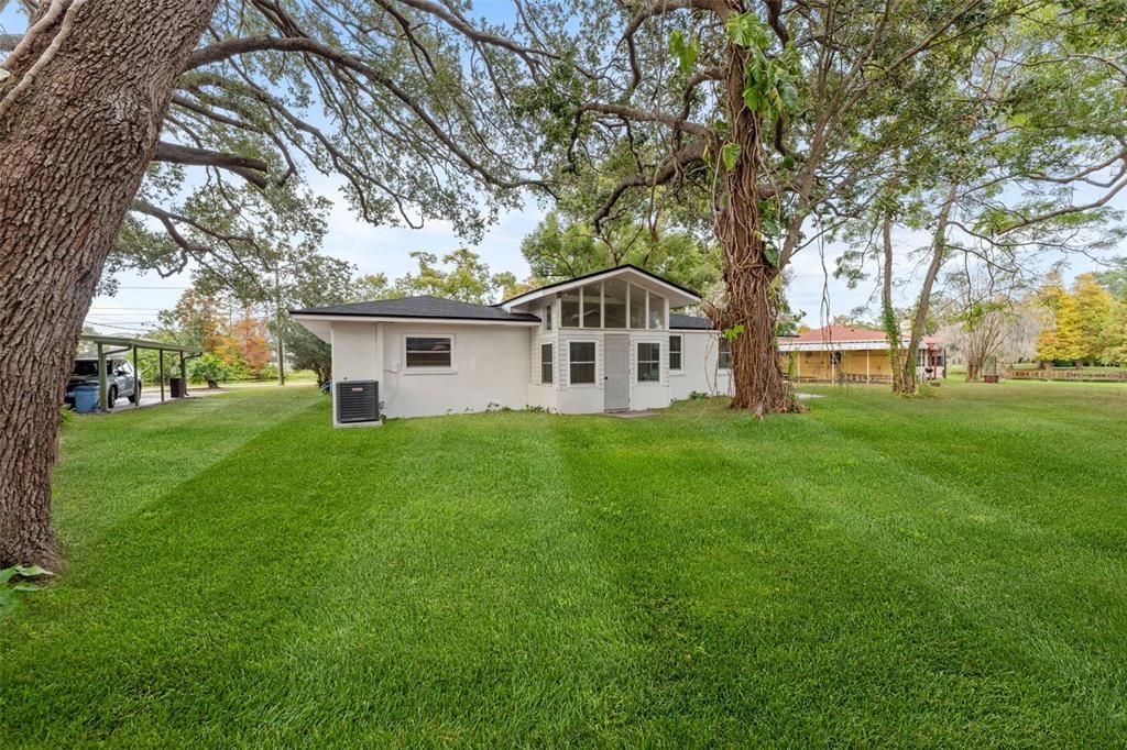 For Sale: $569,000 (3 beds, 3 baths, 1834 Square Feet)