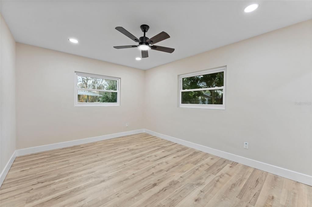 For Sale: $569,000 (3 beds, 3 baths, 1834 Square Feet)