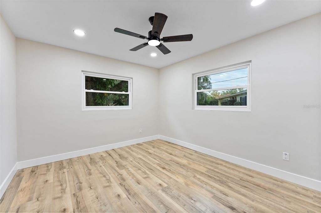 For Sale: $569,000 (3 beds, 3 baths, 1834 Square Feet)