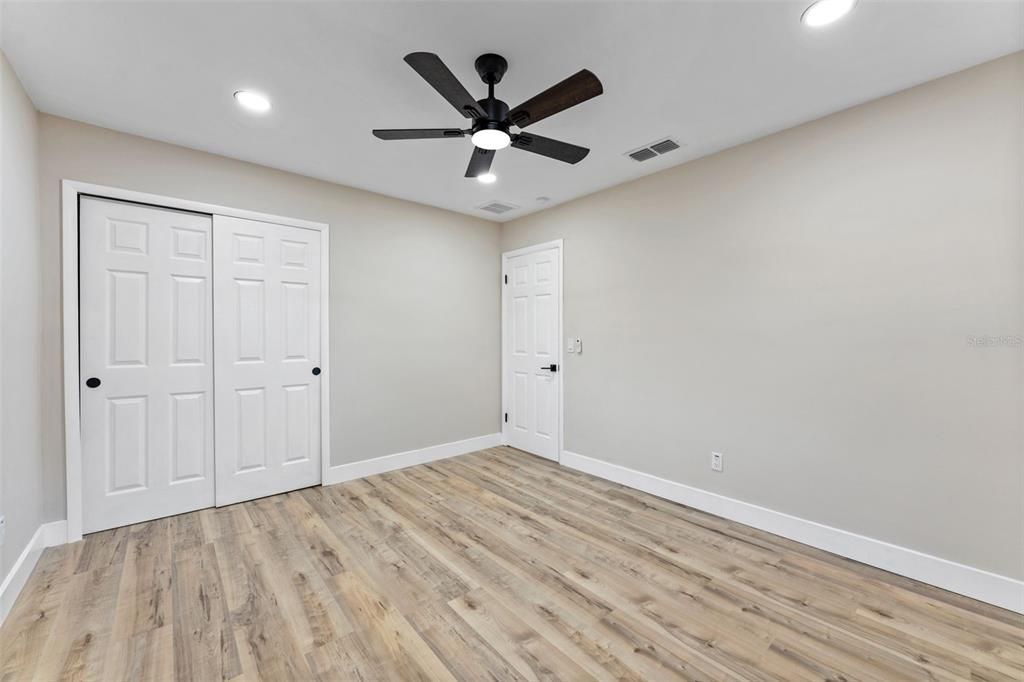 For Sale: $569,000 (3 beds, 3 baths, 1834 Square Feet)