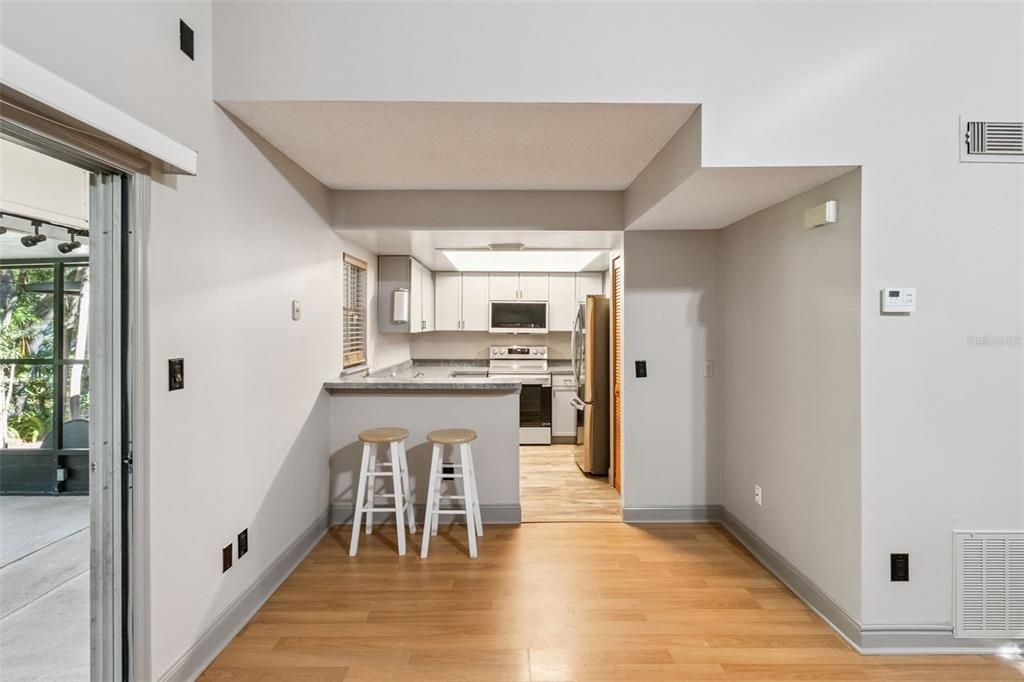 For Sale: $249,000 (2 beds, 2 baths, 1166 Square Feet)