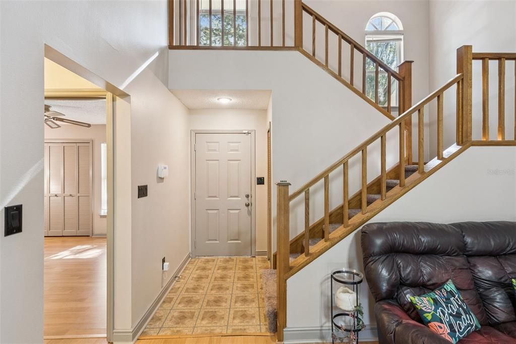 For Sale: $249,000 (2 beds, 2 baths, 1166 Square Feet)