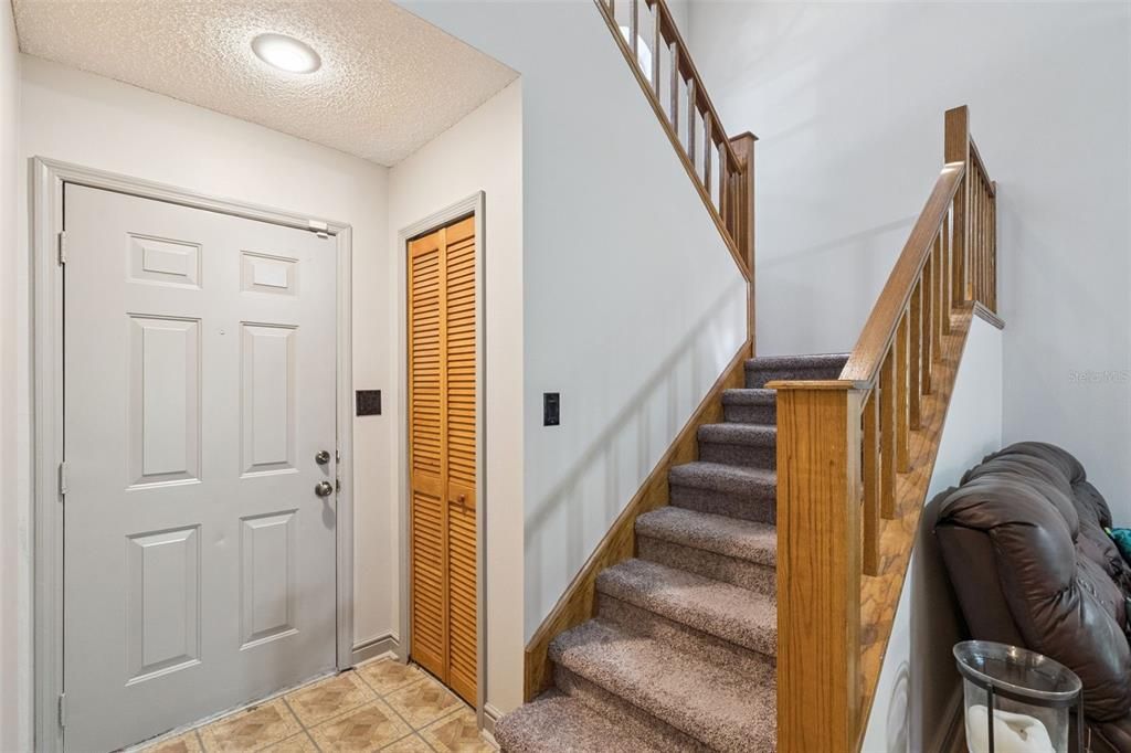 For Sale: $249,000 (2 beds, 2 baths, 1166 Square Feet)