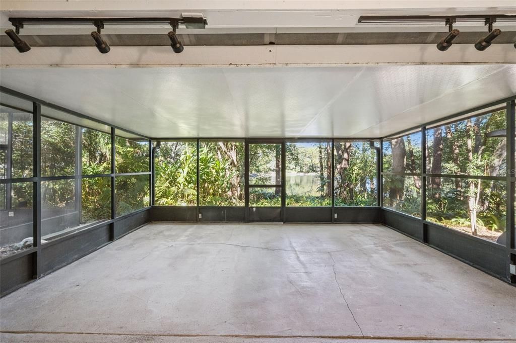 For Sale: $249,000 (2 beds, 2 baths, 1166 Square Feet)