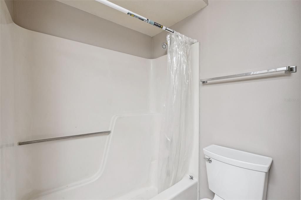 For Sale: $249,000 (2 beds, 2 baths, 1166 Square Feet)