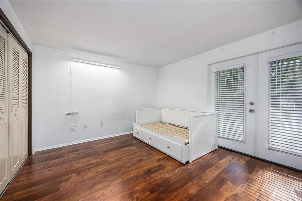 待售: $79,900 (3 贝兹, 2 浴室, 1252 平方英尺)