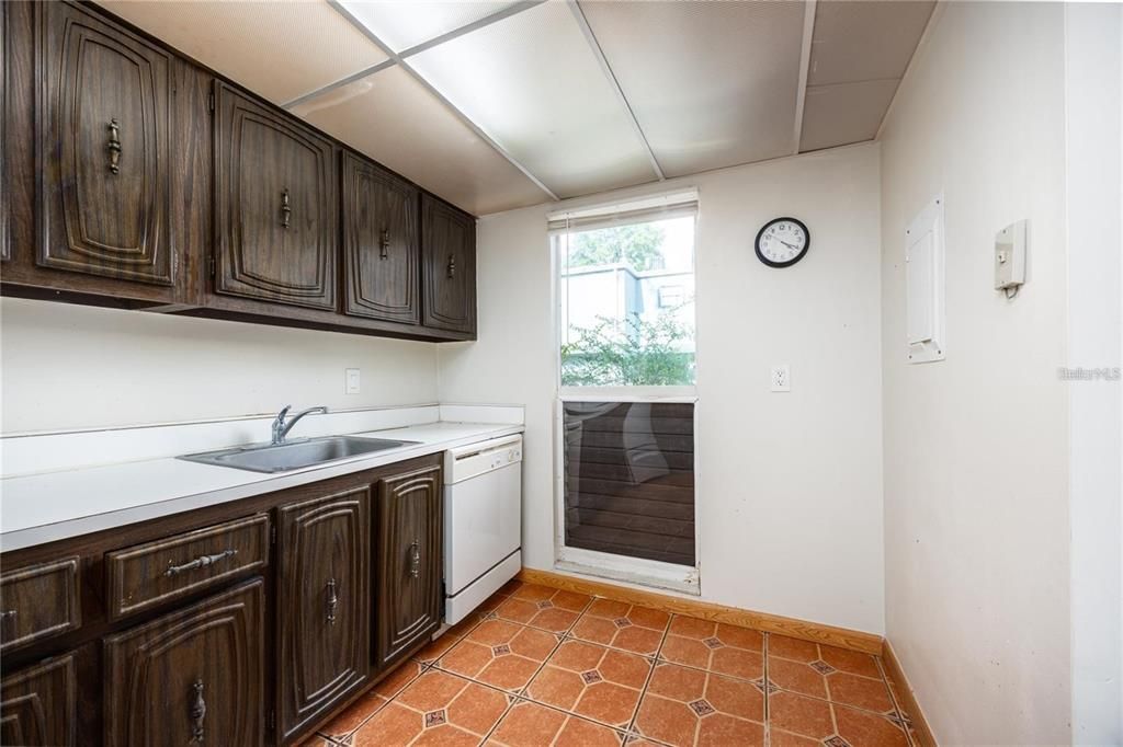 待售: $79,900 (3 贝兹, 2 浴室, 1252 平方英尺)