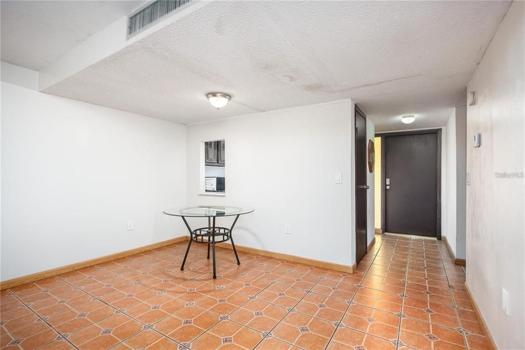 待售: $79,900 (3 贝兹, 2 浴室, 1252 平方英尺)