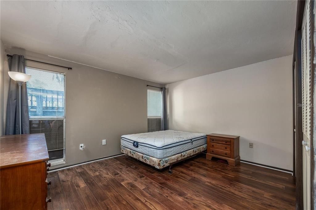 待售: $79,900 (3 贝兹, 2 浴室, 1252 平方英尺)