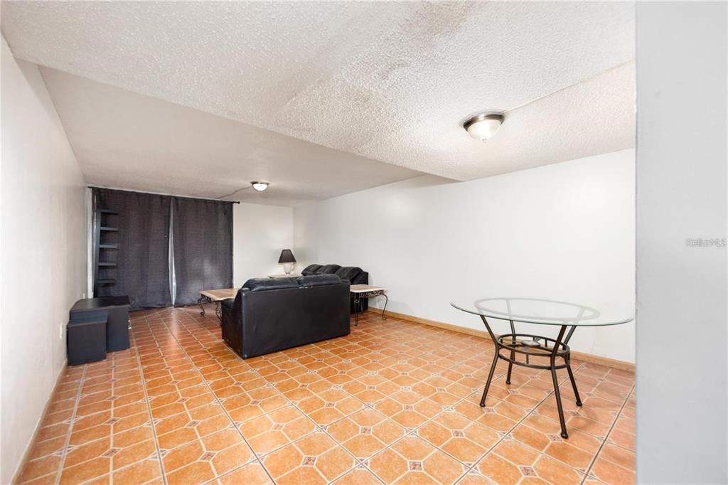 待售: $79,900 (3 贝兹, 2 浴室, 1252 平方英尺)