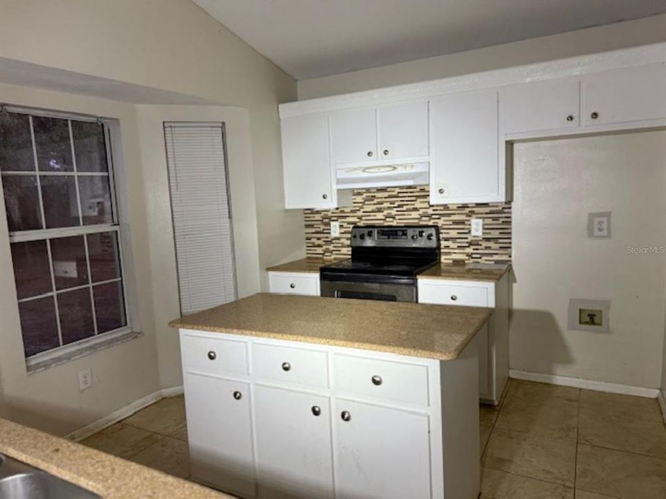 For Sale: $225,000 (3 beds, 2 baths, 1508 Square Feet)
