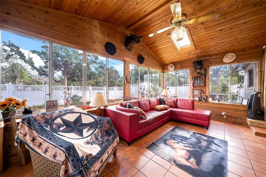 На продажу: $425,000 (3 спален, 2 ванн, 1540 Квадратных фут)