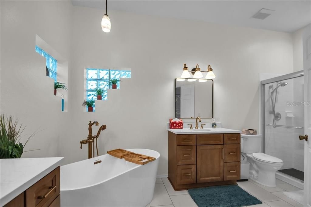 En Venta: $619,900 (3 camas, 2 baños, 2135 Pies cuadrados)