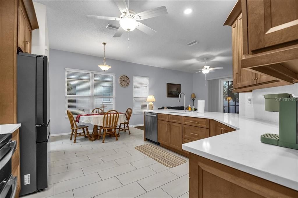 En Venta: $619,900 (3 camas, 2 baños, 2135 Pies cuadrados)