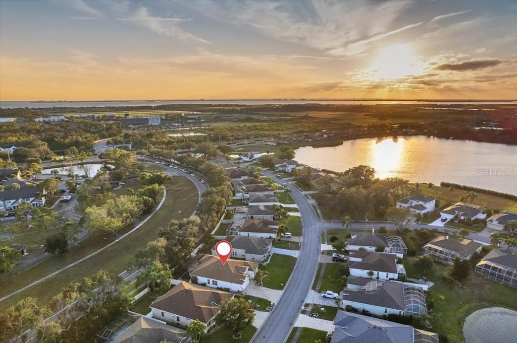 En Venta: $619,900 (3 camas, 2 baños, 2135 Pies cuadrados)