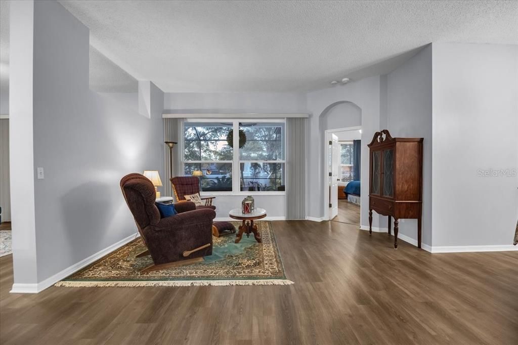 En Venta: $619,900 (3 camas, 2 baños, 2135 Pies cuadrados)