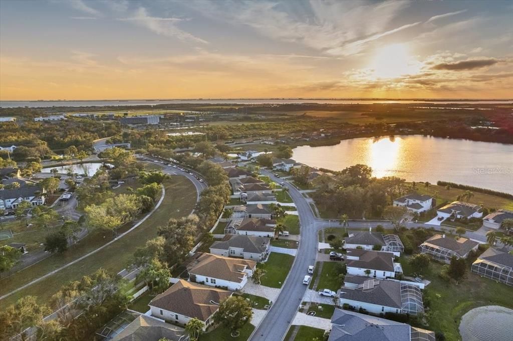 En Venta: $619,900 (3 camas, 2 baños, 2135 Pies cuadrados)