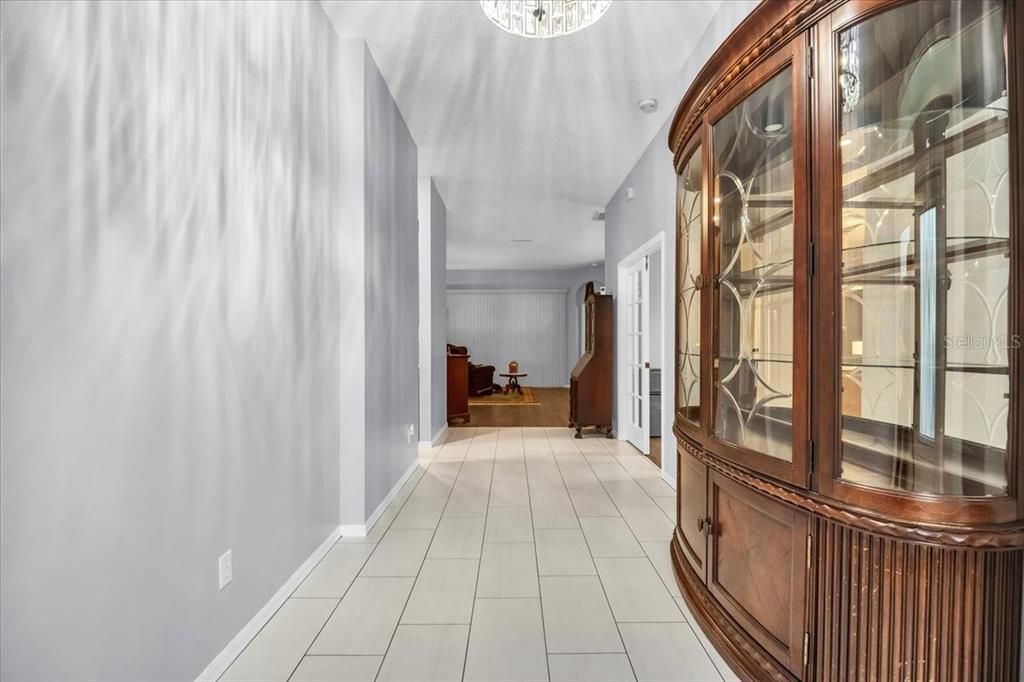 En Venta: $619,900 (3 camas, 2 baños, 2135 Pies cuadrados)