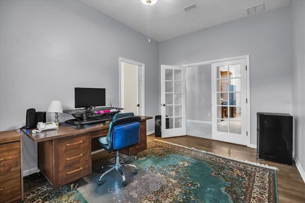 En Venta: $619,900 (3 camas, 2 baños, 2135 Pies cuadrados)