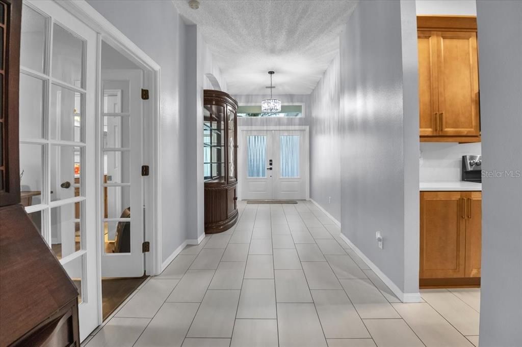 En Venta: $619,900 (3 camas, 2 baños, 2135 Pies cuadrados)