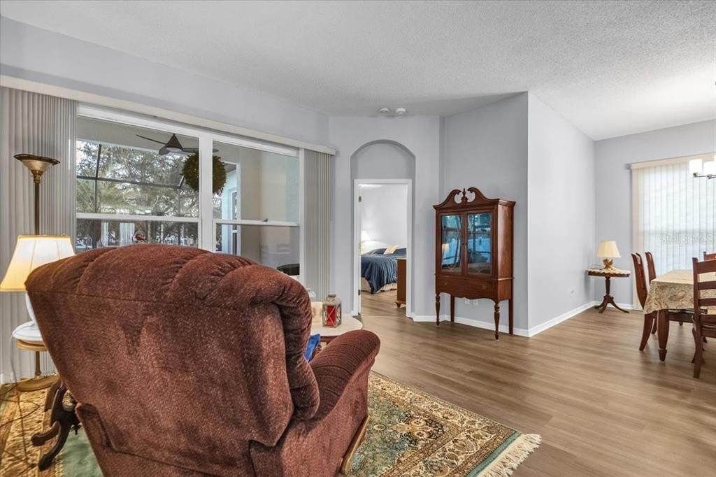 En Venta: $619,900 (3 camas, 2 baños, 2135 Pies cuadrados)