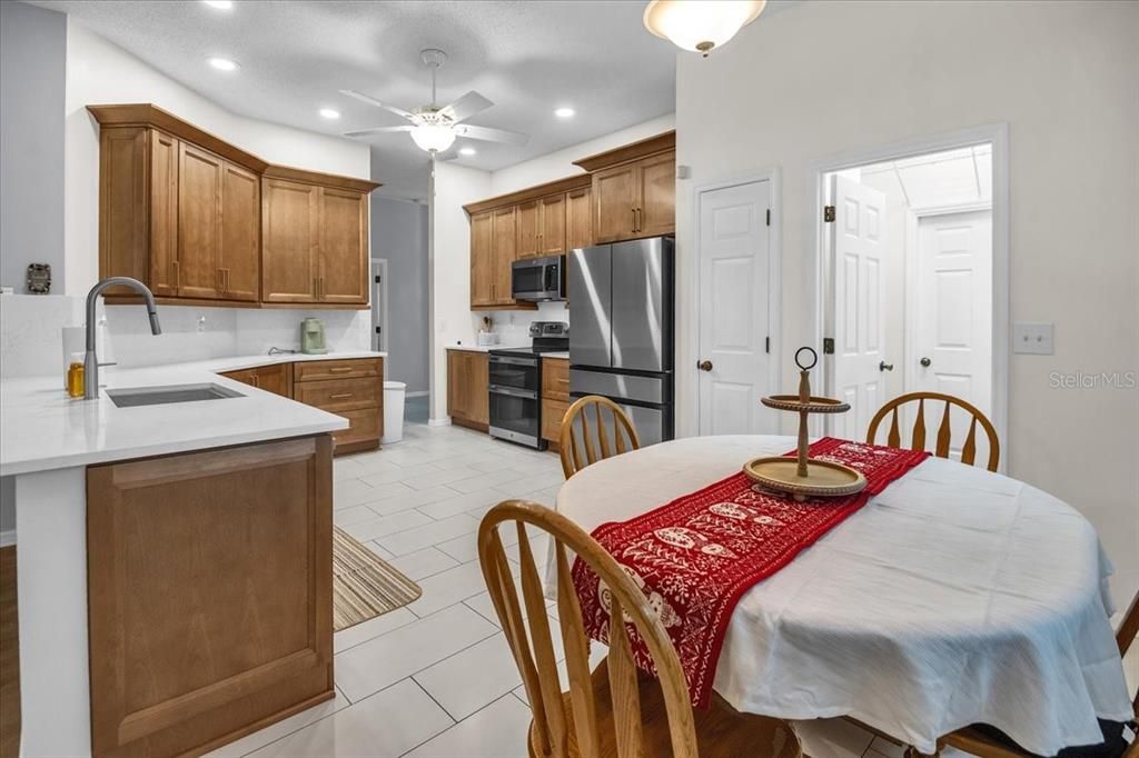 En Venta: $619,900 (3 camas, 2 baños, 2135 Pies cuadrados)