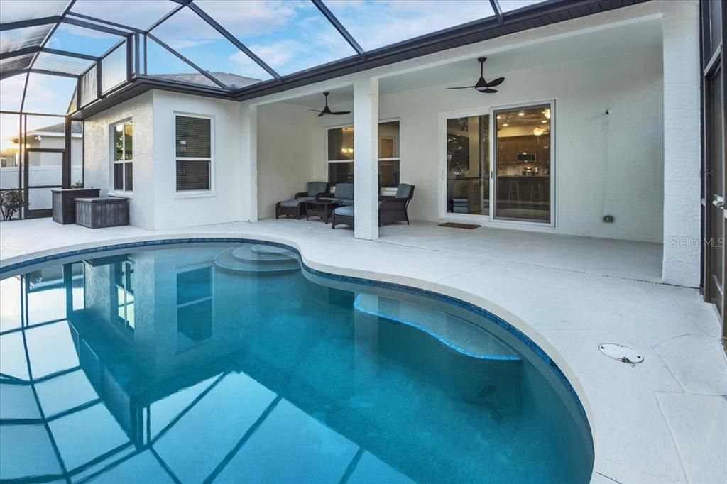 En Venta: $619,900 (3 camas, 2 baños, 2135 Pies cuadrados)