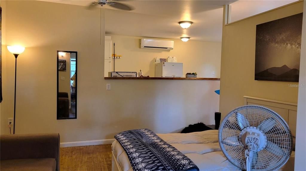 For Rent: $1,450 (1 beds, 1 baths, 720 Square Feet)