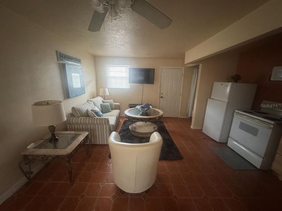 В аренду: $1,500 (0 спален, 1 ванн, 345 Квадратных фут)